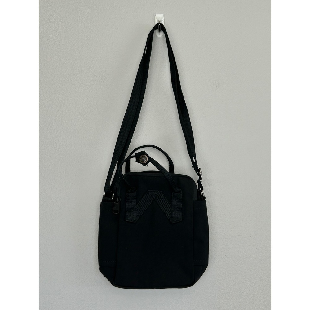 Fjallraven Kanken Black Mini sling Crossbody Shoulder Bag Convertible
Gorpcore - Picture 6 of 11